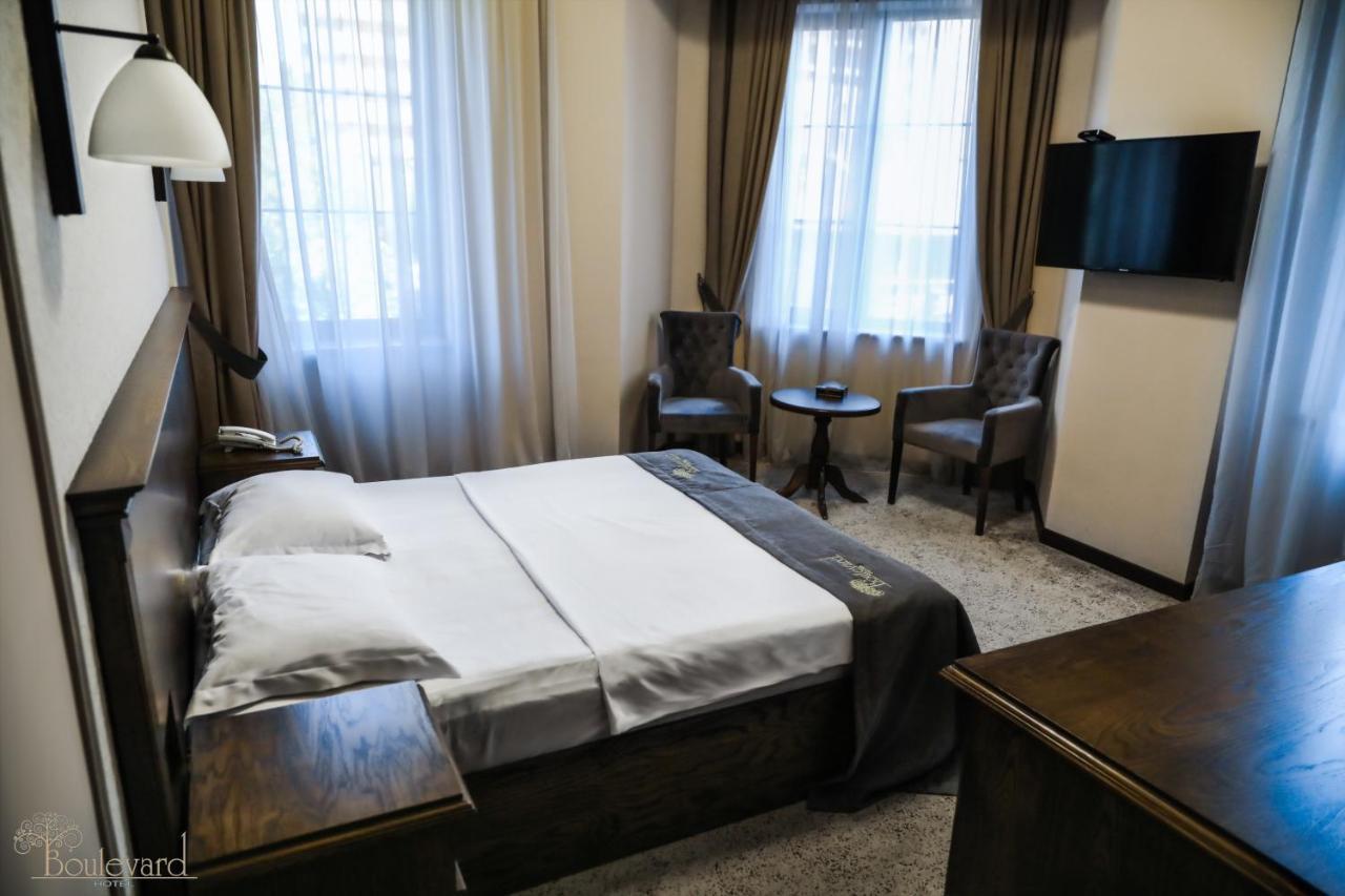 Boulevard Hotel Γιερεβάν Εξωτερικό φωτογραφία